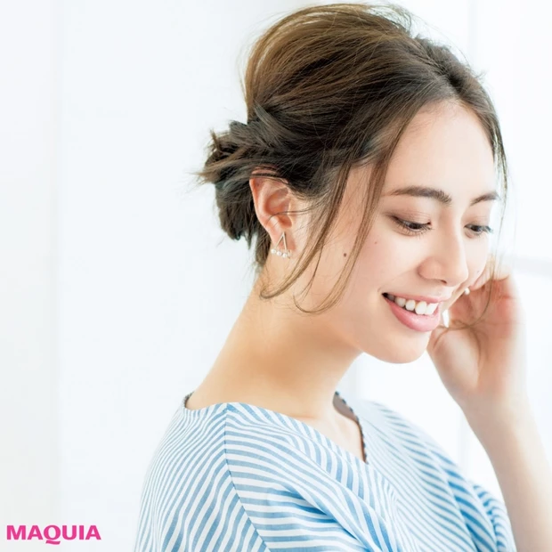 昼間は涼しげ、ピンを外せば華やかに!夜に女子会がある日の「ピンで作るまと…