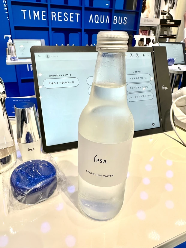 イプサの2階建てロンドンバスに乗ろうよ！原宿・表参道エリアをバスが運行「TIME RESET AQUA BUS（タイム リセット アクア バス）」_4_2