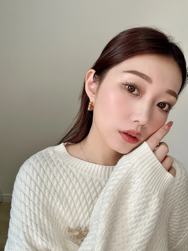 【DIORホリデーコレクション🤍】見てるだけでトキメク。。💞ディオールクリスマスコフレのスウォッチとメイクhow toを紹介🤍✨_4_1