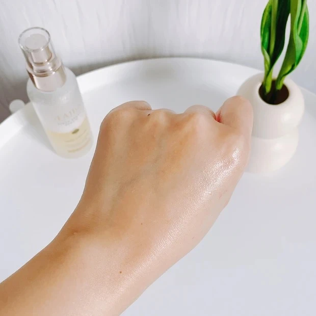 ダルバ ホワイトトリュフファーストスプレーセラムの口コミ 乾燥肌