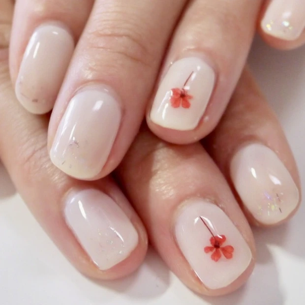 簡単セルフジェルネイル*押し花×クラッシュホロの初夏ネイル