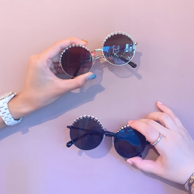 シャネルのラウンドサングラス