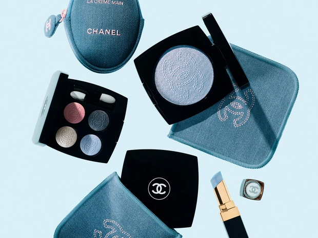 デニム生地のケースが可愛い！ シャネル「デニム メークアップ コレクション」の限定アイテムに注目