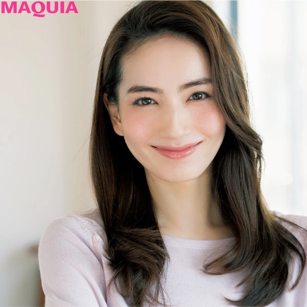 3品+1テクでオフィスのマドンナに！ 好感度顔をつくるピンクブラウン