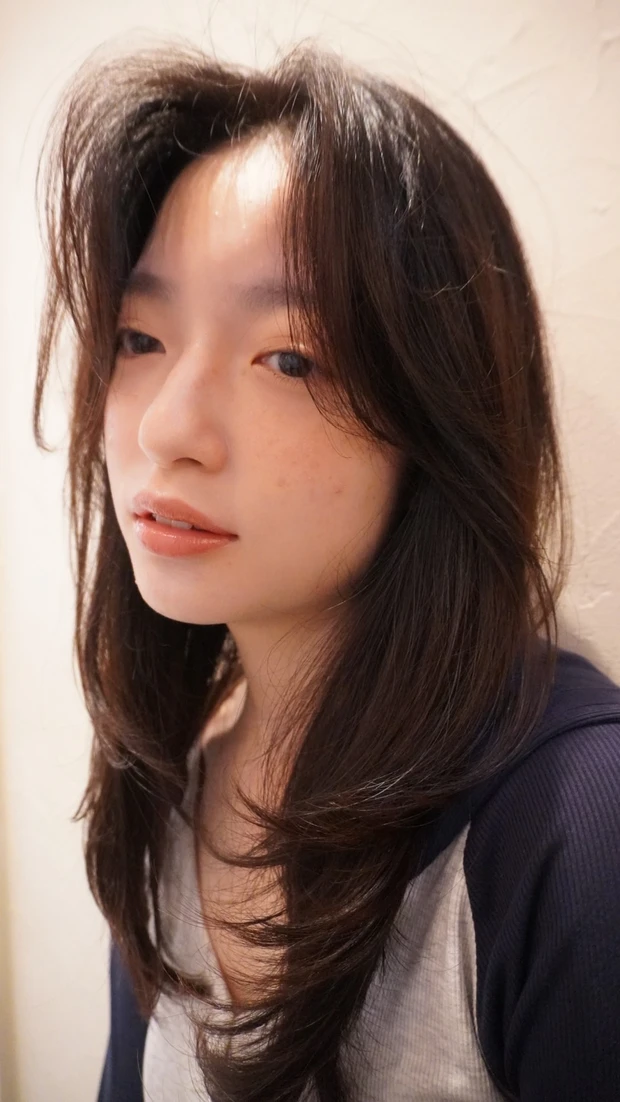 髪型 ロングレイヤー ロングヘア かきあげヘア 暗髪 サイド