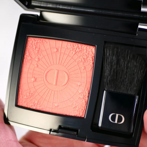 ディオール クリスマスコフレ ディオールスキン ルージュ ブラッシュ 556 コスミックコーラル