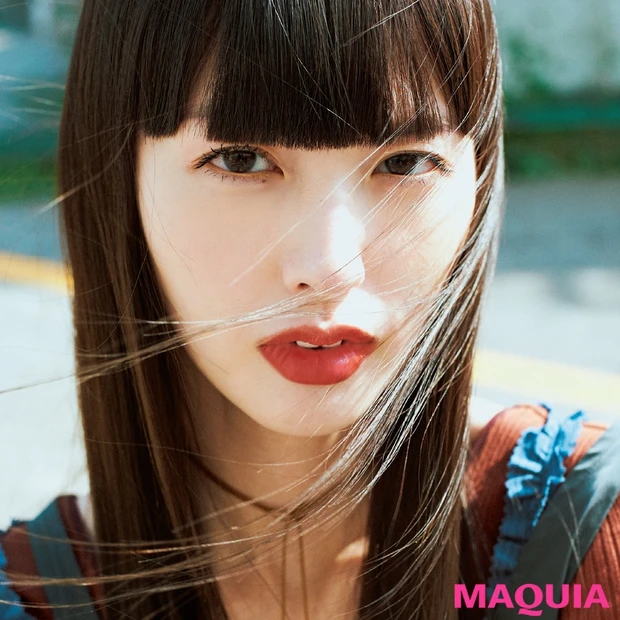 【鈴木えみ×信沢Hitoshi】Vネックを着る日の錆色シンプルメイク