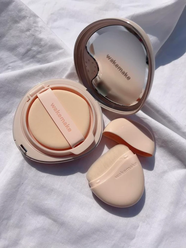 【5位】《ウェイクメイク》時間が経ってもくすみにくい！元美容部員のおすすめファンデーション