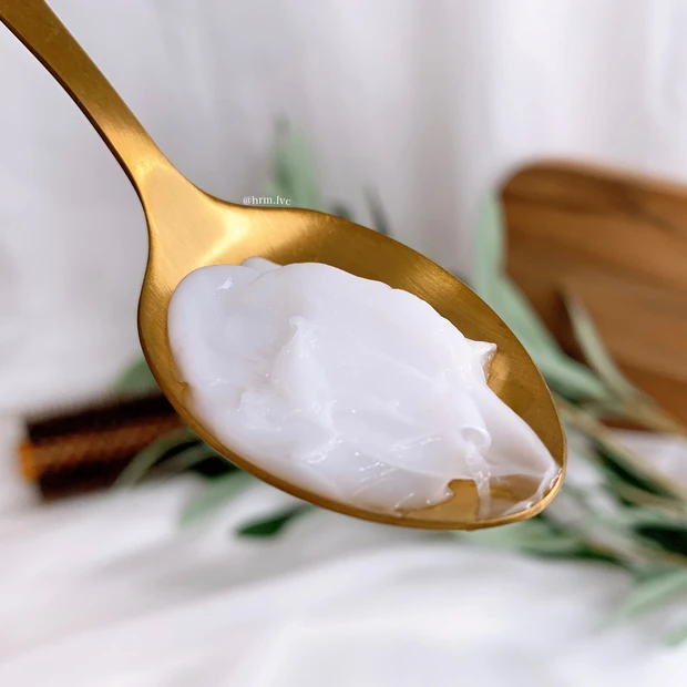 ディープレイヤー エクストラグロッシー トリートメントのテクスチャー見せ