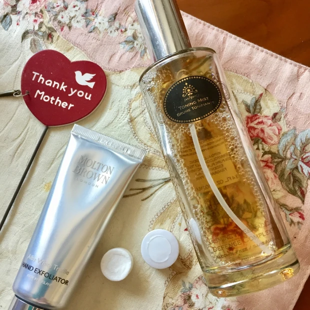 スキンケアで親孝行。「お母さ〜ん!手を美しくしてあげるね!」の巻。(実話です。)