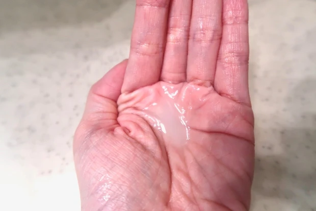 【手軽に首ケア】肌ラボ 極潤 薬用ハリ化粧水〔Aging Care Lotion〕_4