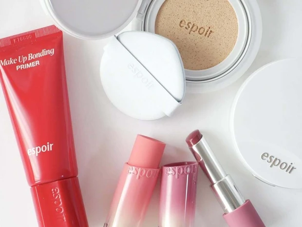 espoir（エスポア）の新作ベースアイテム＆TikTok Creator・せよさんとのコラボリップを全色スウォッチ！