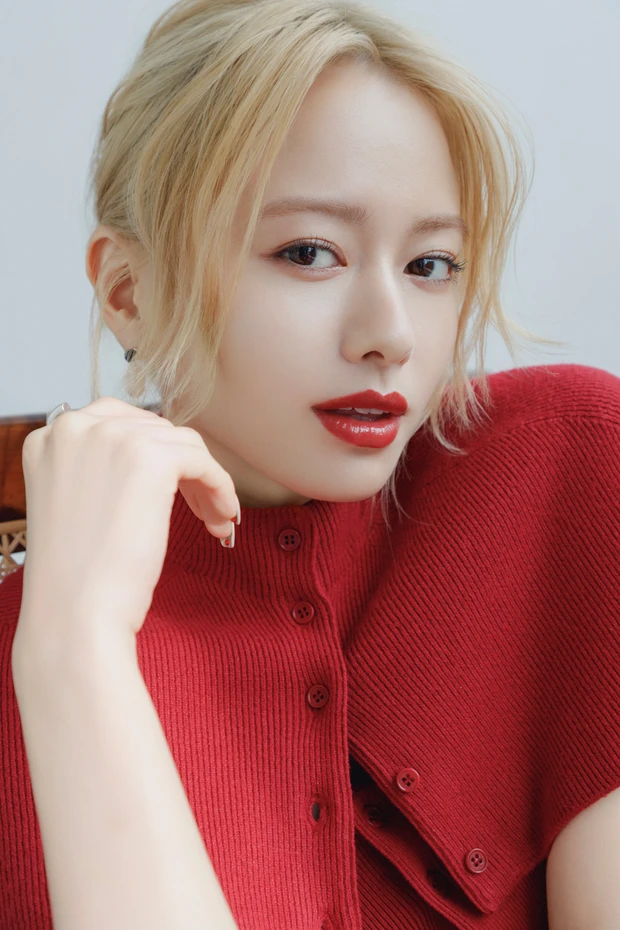 マキア　山本舞香　秋メイク　赤リップ　ボリュームまつ毛×オーバーリップ