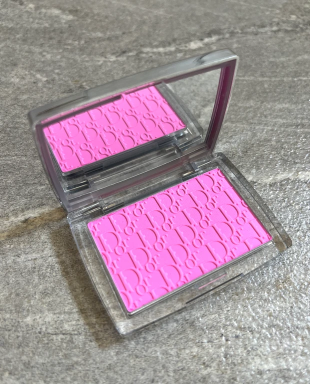 ディオール ロージーグロウ 001 ピンク チーク 人気 口コミ イエベ ブルベ 値上げ 2024 コスメ