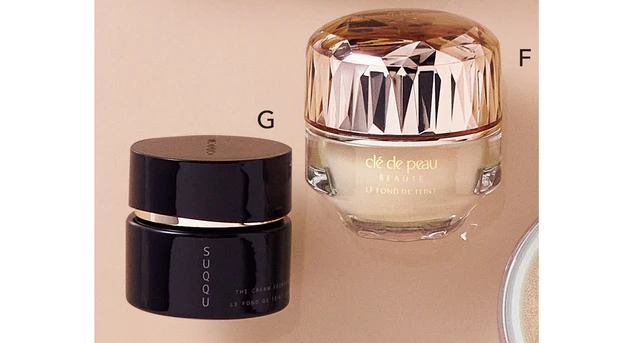 F ル・フォンドゥタンn SPF25・PA++ 30g 全7色 各￥33000／クレ・ド・ポー ボーテ　G ザ クリーム ファンデーション SPF15〜25・PA++〜+++（色によって異なる） 30g 全23色 各￥11000／SUQQU