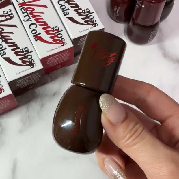 fwee(フィー) 3Dボリューミンググロス ダーティーコーラ70%