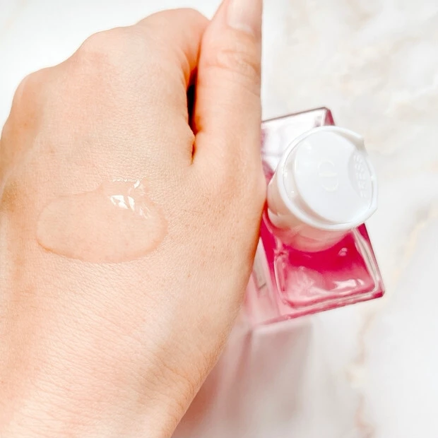 ミス ディオール ハンド ジェル（ハンドローション） 100mL ￥3960／パルファン・クリスチャン・ディオール数量限ayako