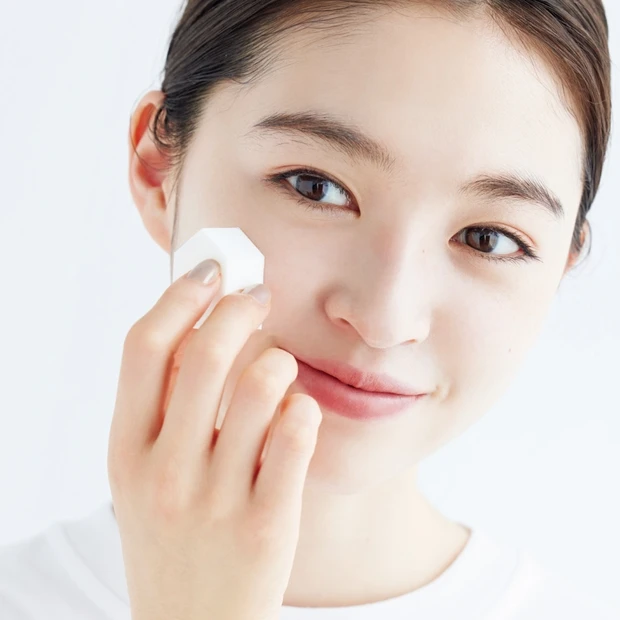 クマは何色で隠す? K-POPアイドル風の肌になるには? コントロール…