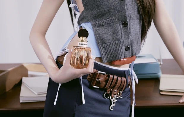 Miu Miu Beauty　ウォニョン　フレグランス　Miutine イメージカット