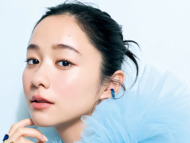 【マキア2026年4月号】堀田真由さんの表紙メイクHOW TO！ 透明感あふれるカラーレスメイク