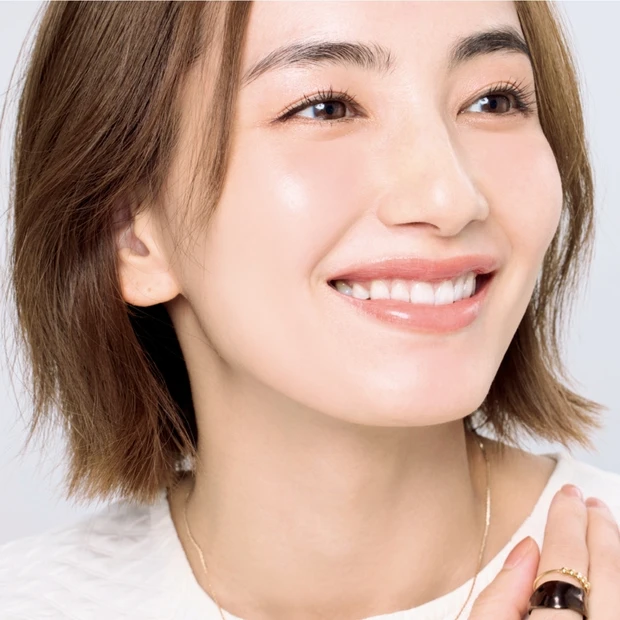 キレイな人の口元ケア。唇、ニオイ、歯、舌、歯茎まで実践していることをチェ…