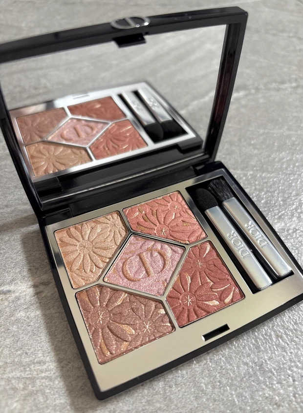 ディオールショウ サンク クルール　アイシャドウ　新作　限定　サマー コレクション 2026 夏コスメ　670 サンセット ブロンズ　イエベ　ブルベ　