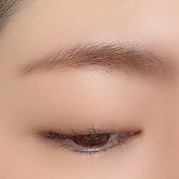 ベストコスメ 2022下半期 アイブロウ OSAJI(オサジ)ブロウシャドウパレット 02 Kinsen〈琴線〉 スウォッチ