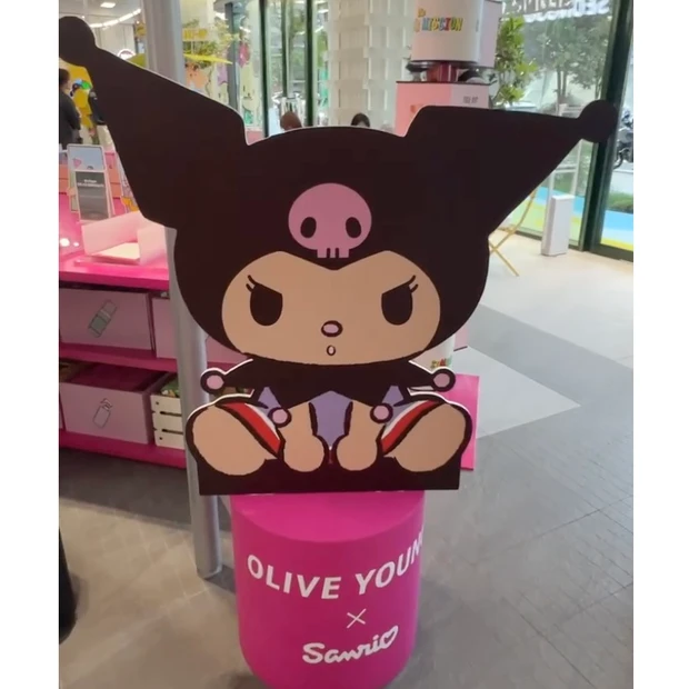 韓国のOLIVEYOUNG(オリーブヤング)×サンリオコラボ 　オリーブヤングＮ聖水の写真