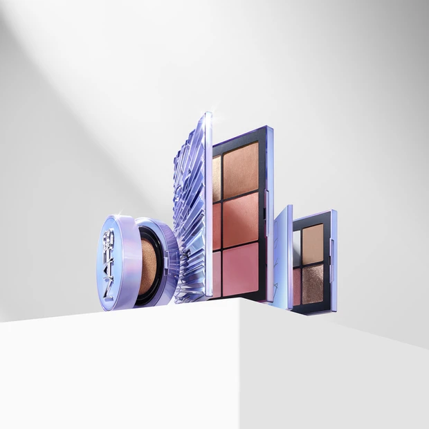 NARSとイリス ヴァン ヘルペンが贈る限定コレクション！ 初代“マーブルリフ粉”が待望の復刻【クリスマスコフレ2025】