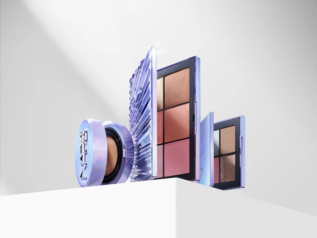 NARSとイリス ヴァン ヘルペンが贈る限定コレクション！ 初代“マーブルリフ粉”が待望の復刻【クリスマスコフレ2025】