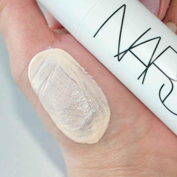 NARS ナーズ ライトリフレクティングトーンアップヴェール プライマー 下地