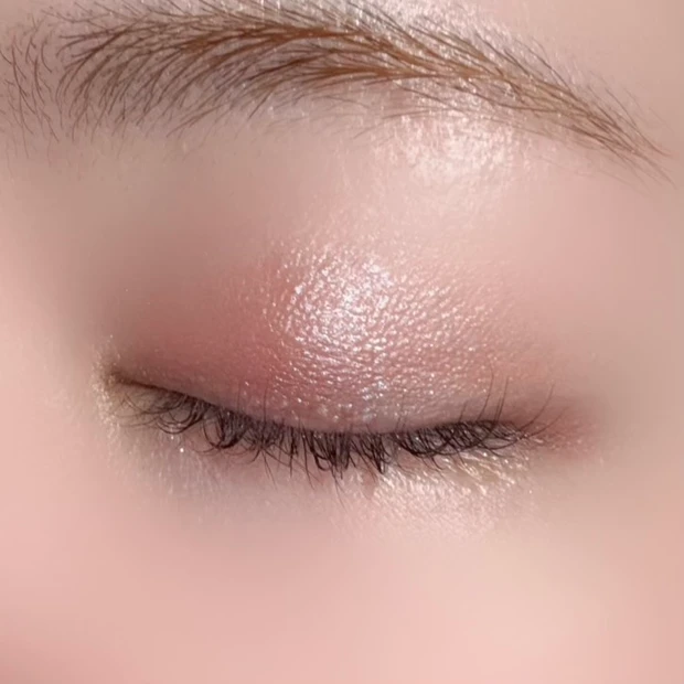 shu uemura（シュウウエムラ）クラッシュド ジェム　アメジスト レイン