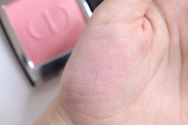 ディオールスキン ルージュ ブラッシュ 212 チュチュ スウォッチ