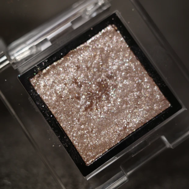 【イエベ秋が選ぶおすすめコスメ】一軍ラメアイシャドウ4選🌟
_4