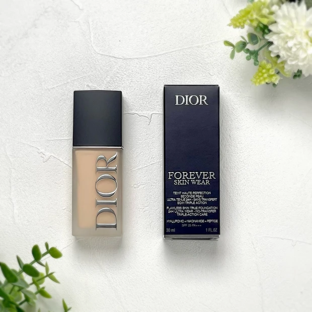 DIOR　フォーエヴァースキンウェアフルイドスキンウェア比較　