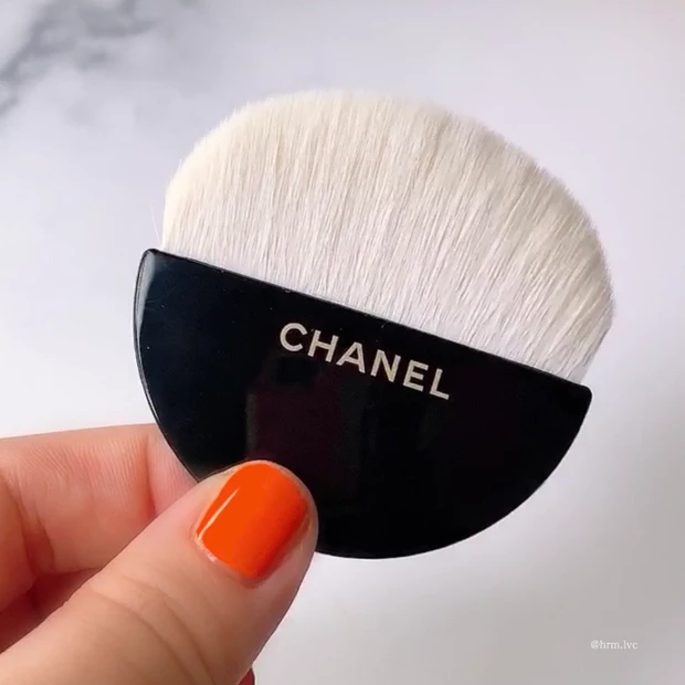 CHANEL【 シャネル レ ベージュ 】ヘルシー グロウがキーワード！2020サマーコレクションから大人気のフェイスパウダーとアイシャドウをご紹介！
_5_3