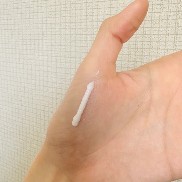 なめらか本舗の薬用リンクルアイクリーム ホワイトのテクスチャー