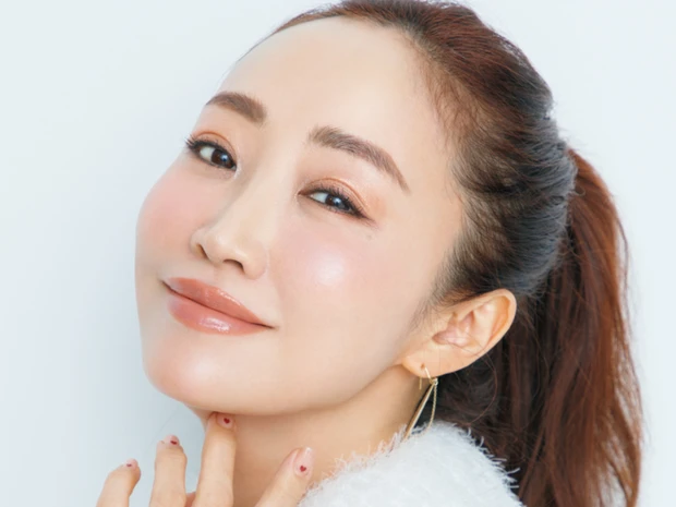 【神崎 恵さんのくすみ肌対策アイテム6選】スキンケアからメイクまでおすすめをご紹介！