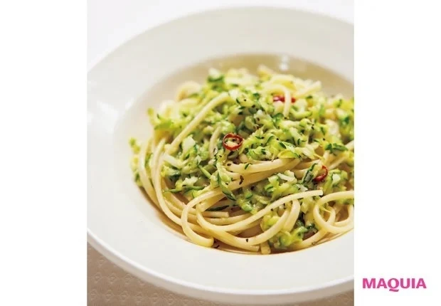 夏のお疲れ肌に良いレシピ_疲労回復にいいビタミンCが豊富なズッキーニパスタ