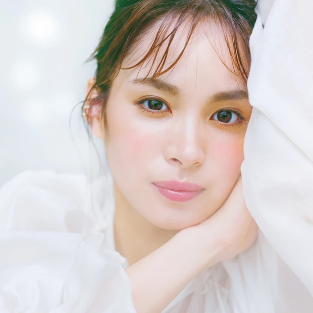 秋コスメ　関水 渚   チーク　メイク