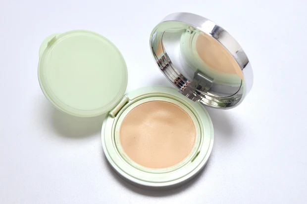 プラダ メッシュクッション レビュー