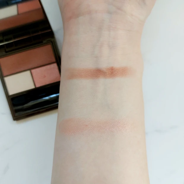 マルチアイブロウパウダー ピンクブラウン スウォッチ