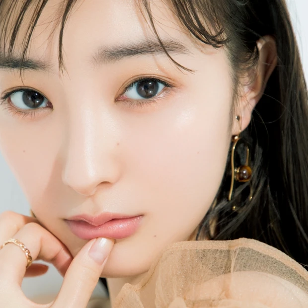 テカリを味方に！ 夏メイクに映えるツヤ肌の作り方