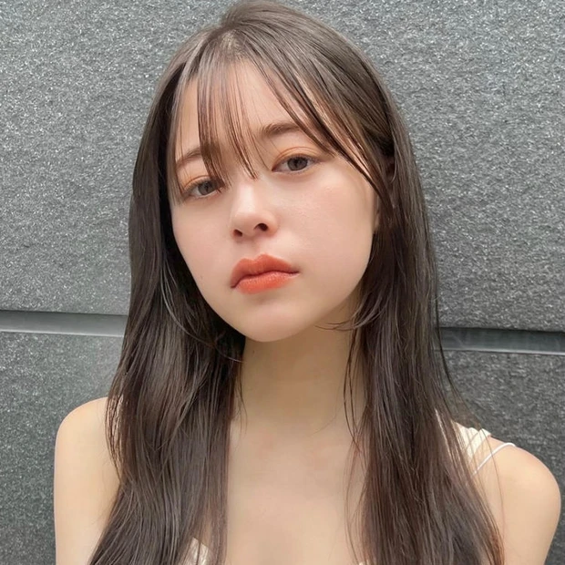 ロング　ヘア　髪型　ヘアスタイル　大人　前髪あり　30代　40代