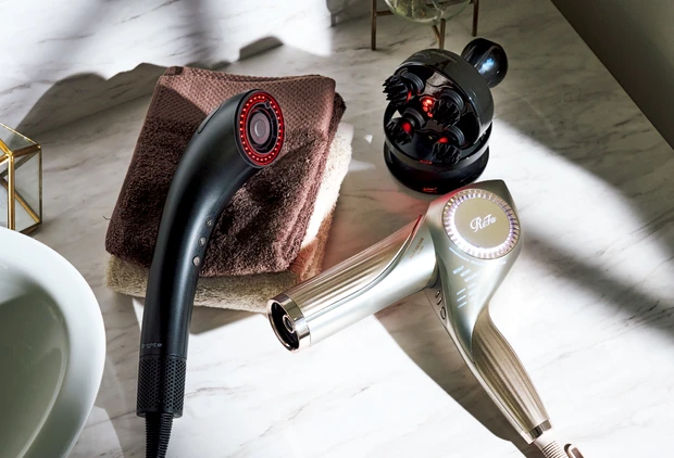 【2026年最新】進化系ヘアガジェット3選！ReFa・ブライトのドライヤーなどマキアインフルエンサーがガチレビュー　