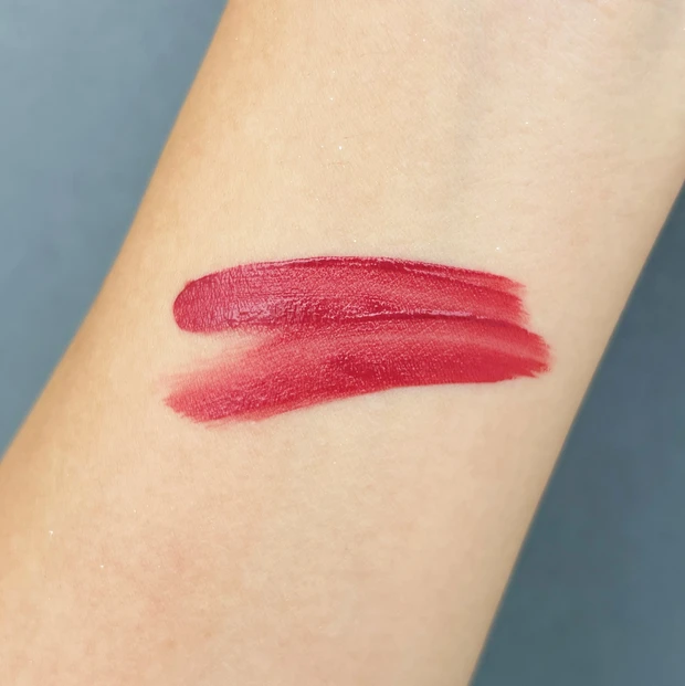 MAQUIAベストコスメ2025下半期 ブルベ夏 ルージュ アリュール リクィッド ヴェルヴェットのスウォッチ