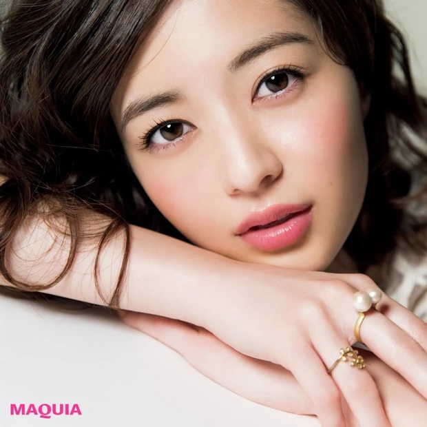 今どき顔になる眉メイク法☆ 秋の美人眉は軽くカーブをつけたこなれ眉で決ま…