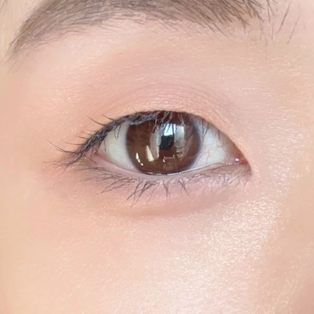 KATE（ケイト） バウンシーチークシャドウ OR-1 パウダリーアプリコットのメイク例