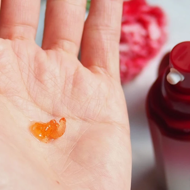 「アスタリフト ザ セラム マルチチューン」のテクスチャー