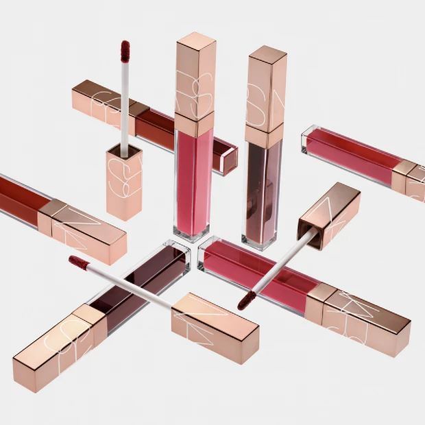 NARS「アフターグロー リップシャイン」に新5色が仲間入り！ 深み“ショコラ系”カラーも【秋新色コスメ2025】